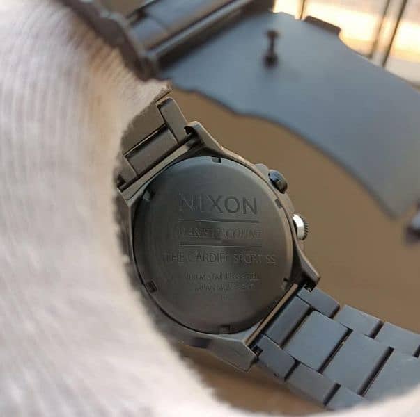 NIXON CARDIFF Silver Quartz Watch.  Model-A925-130 18