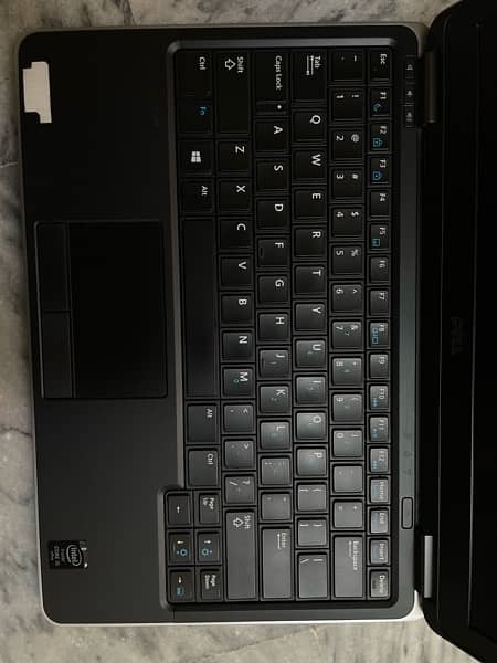 Dell latitude E7240 i5 4 gen with 256 Gb SSD 2