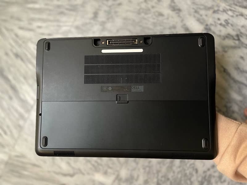 Dell latitude E7240 i5 4 gen with 256 Gb SSD 3