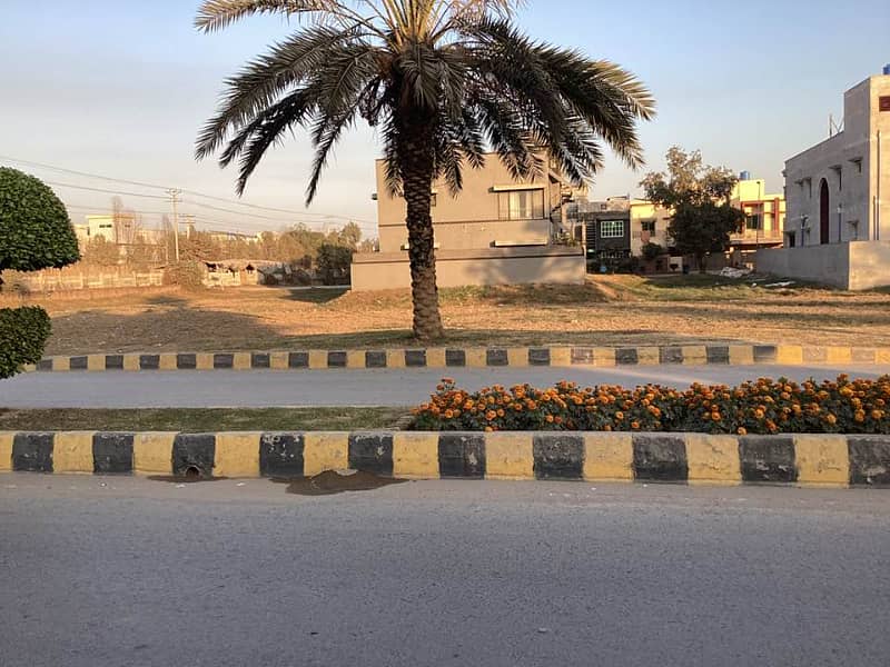 2 Kanal Plot For Sale Main Boulevard 120-Feet Road In B Block Citi Housing Sialkot 3