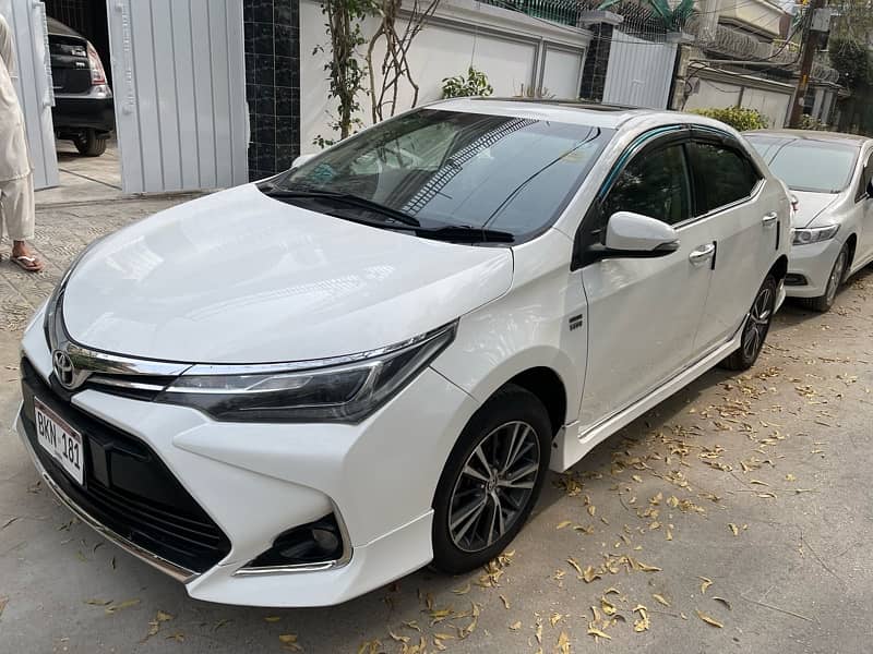 Toyota Corolla Altis Grande 2017 Full Option 3