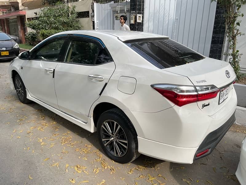 Toyota Corolla Altis Grande 2017 Full Option 6