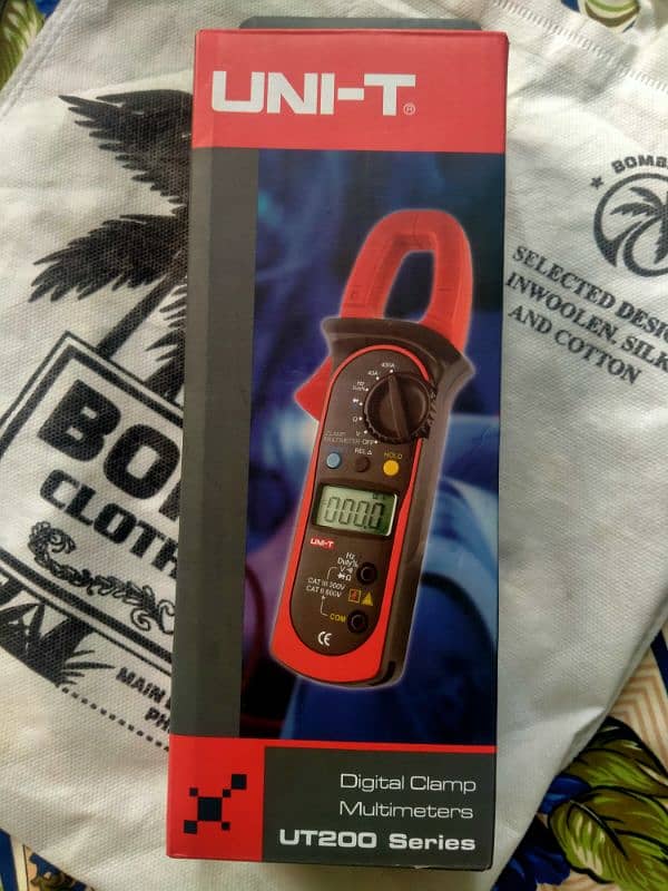 digital clamp multimeter u t 200 series 0