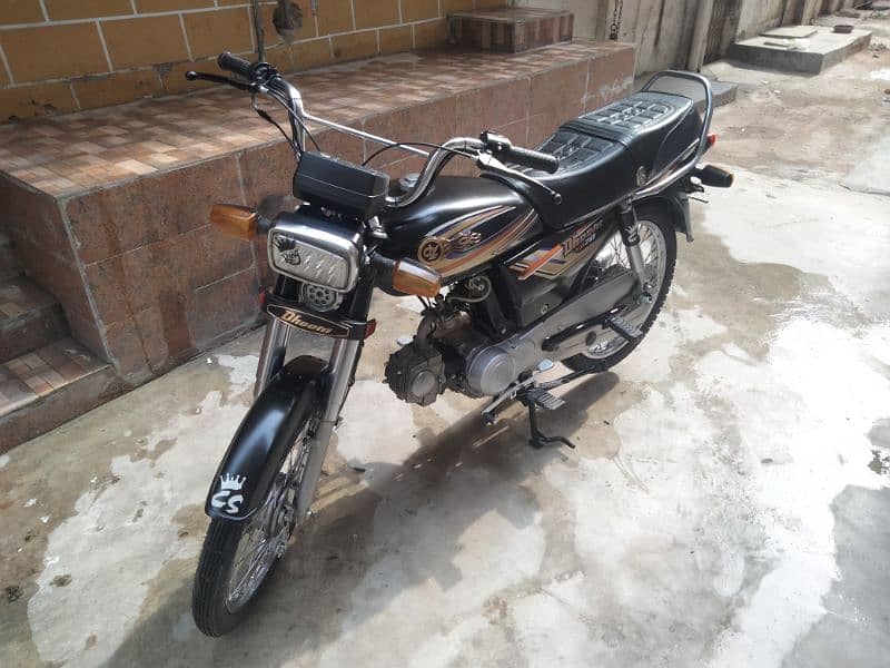 Dhoom DYL 70CC 1