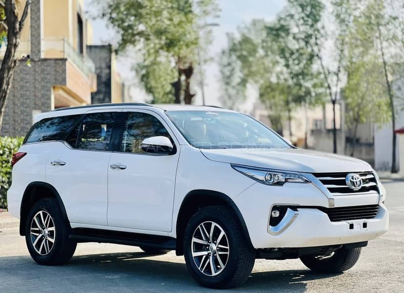 Toyota Fortuner 2021 0