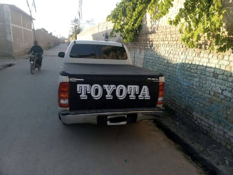 Toyota Hilux 2008 1