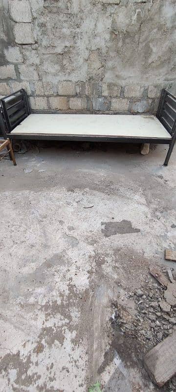 Iron bed for sale single 0