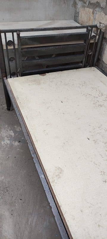 Iron bed for sale single 4