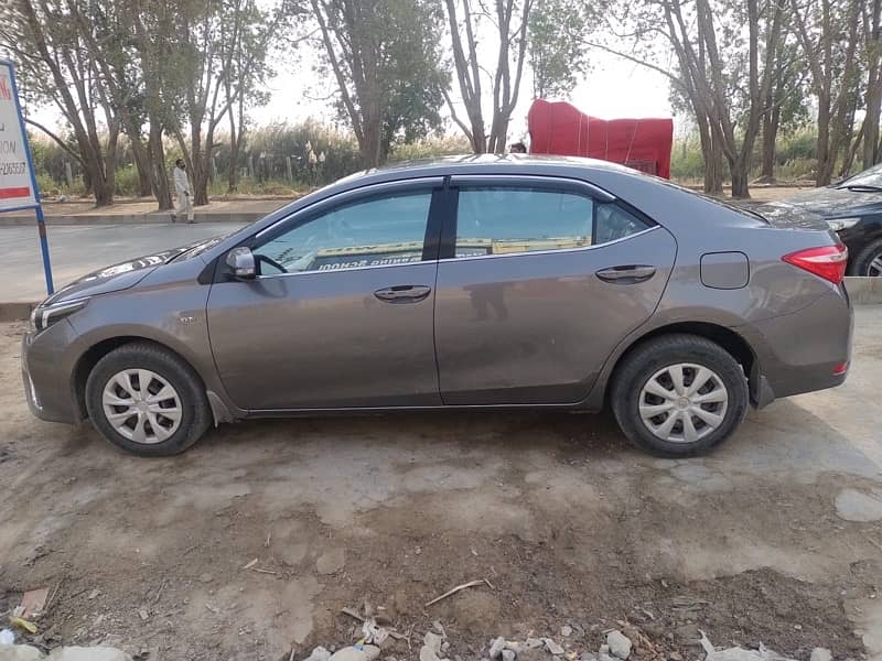 Toyota Corolla GLI | Model 2016 |100% Genuine Condition 2