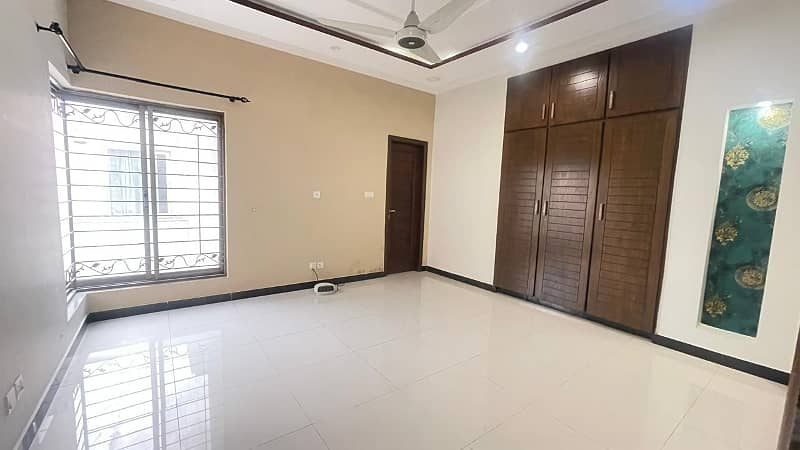 BRAND NEW 01 KANAL DESIGNER LUXURY UPPER PORTION WITH SEPARATE GATE AVAILABLE FOR RENT 0