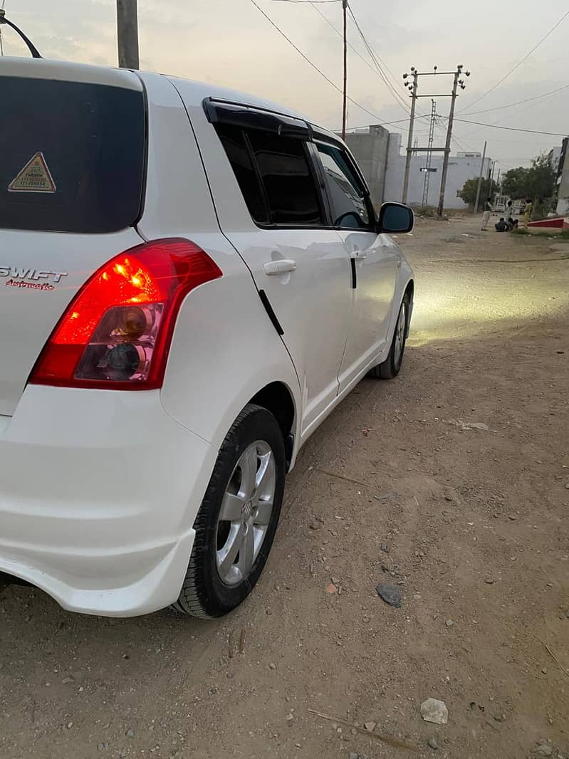 Suzuki Swift Automatic 2015 White 11