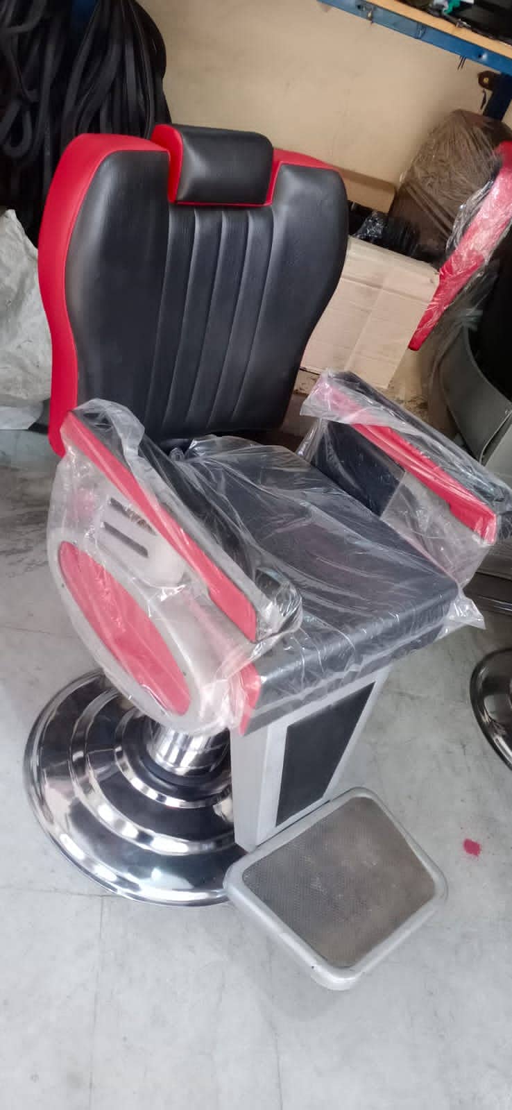 Saloon Chair / Parlour Chair /Barber chair/hydraulic chair / trolye 9