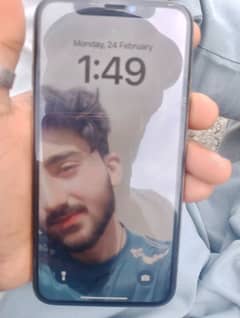 i phone xs 64gb non pta 10by 10 back damag Exchange available