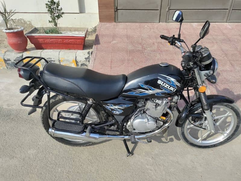 Suzuki GS 150 SE 1