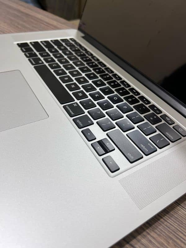 Apple Macbook Pro mid 2015 2