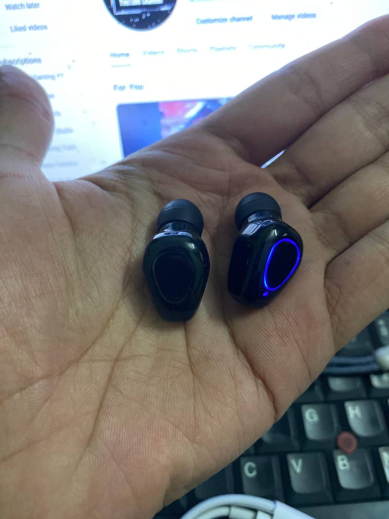 Earbuds only (for replacement) 0