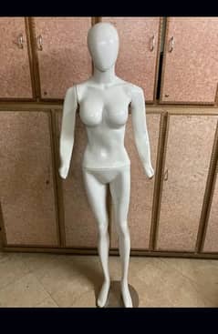 statue for cloth display