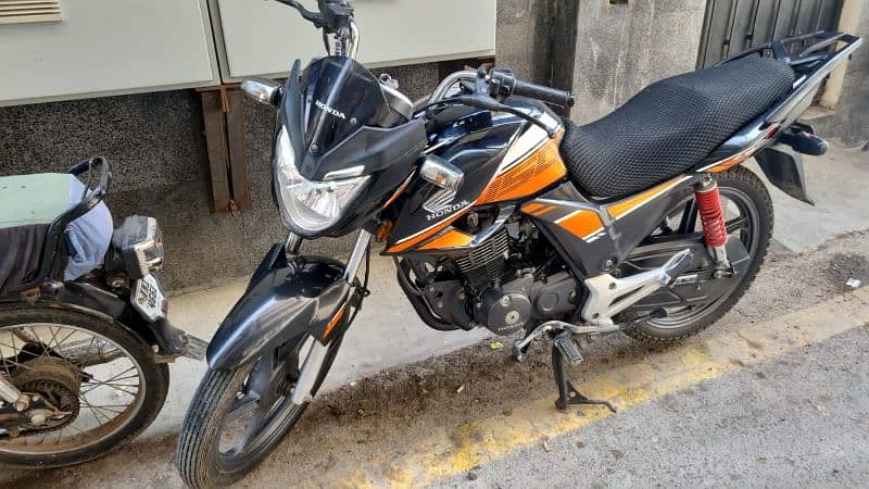 Honda CB 150F 1