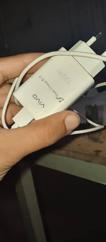 Vivo y17 box opn phone good condition 10/10    . . 5 month waranty 6