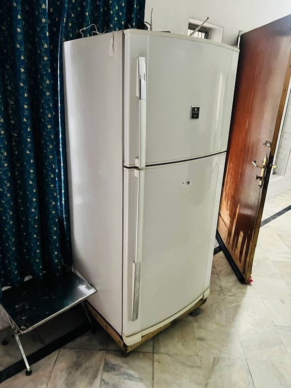 Dawlance Full Size Fridge no issues no fault 1