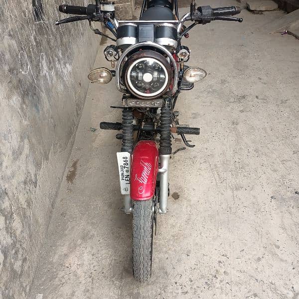 SUZUKI 150 GOOD CANDITION ONE HAND USE GOLDON NUMBER HY 2