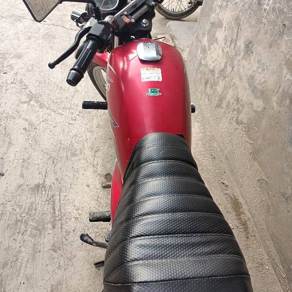 SUZUKI 150 GOOD CANDITION ONE HAND USE GOLDON NUMBER HY 6