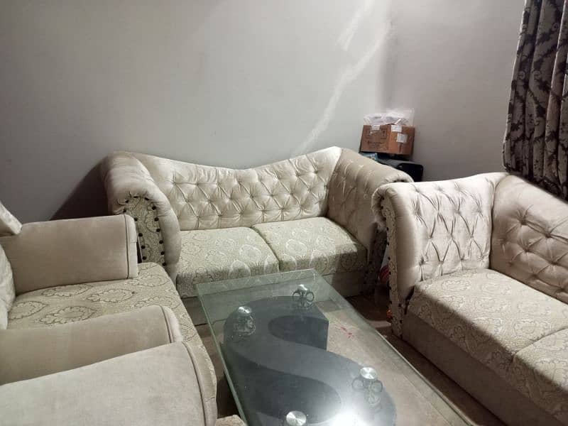 7 seater Luxury sofa Set with centre table For Sale 1