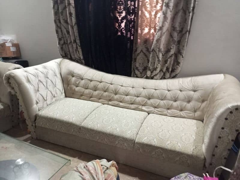 7 seater Luxury sofa Set with centre table For Sale 2