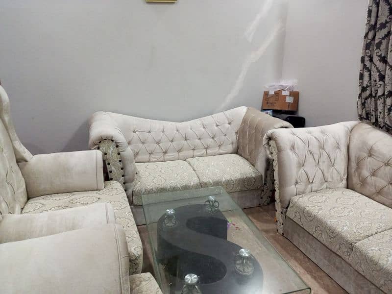 7 seater Luxury sofa Set with centre table For Sale 4