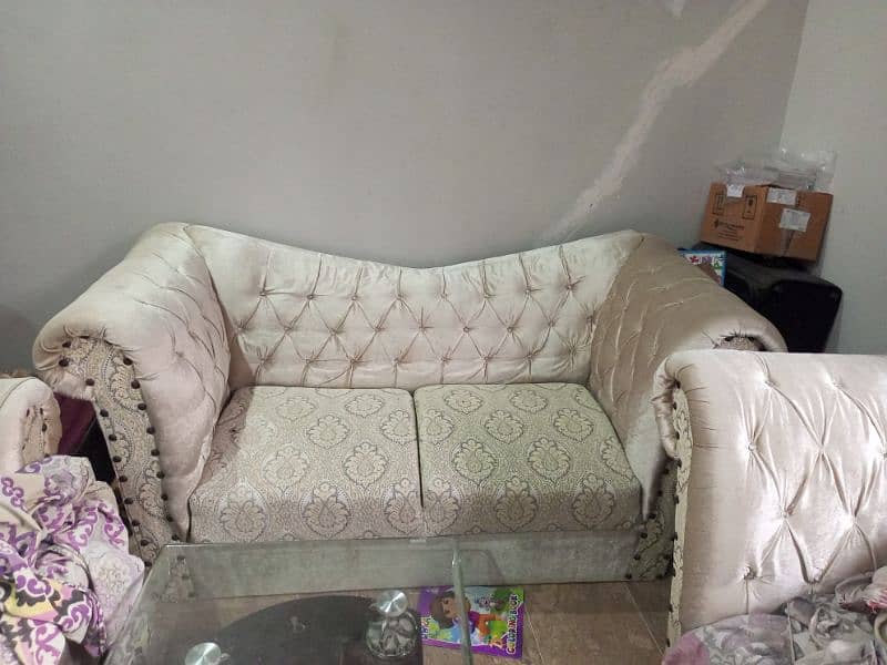 7 seater Luxury sofa Set with centre table For Sale 19