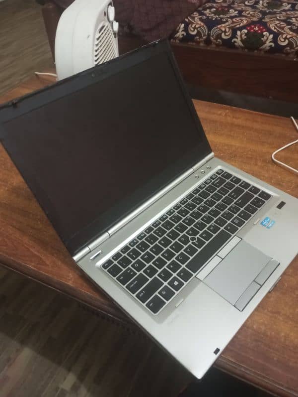 HP Elite Book Core i5 4th Gen 8 GB Ram 500 GB HDD 2