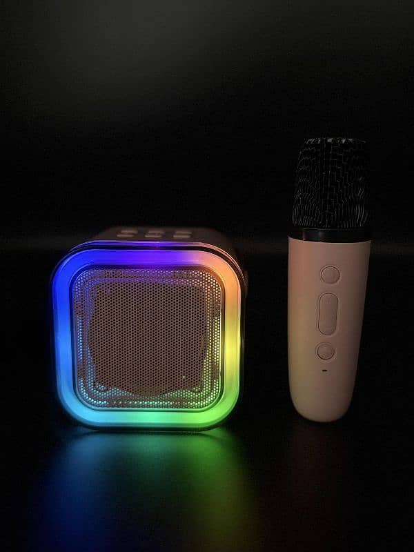 LED wireless speaker with high quality mic 2