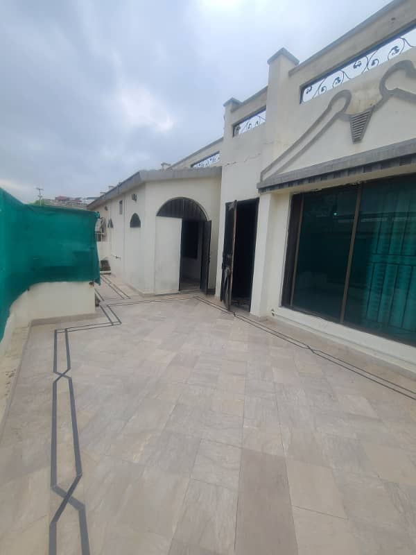 2 bedroom seprate gate upper floor available for rent 5