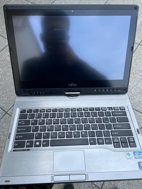 Fujitsu Lifebook T902 2