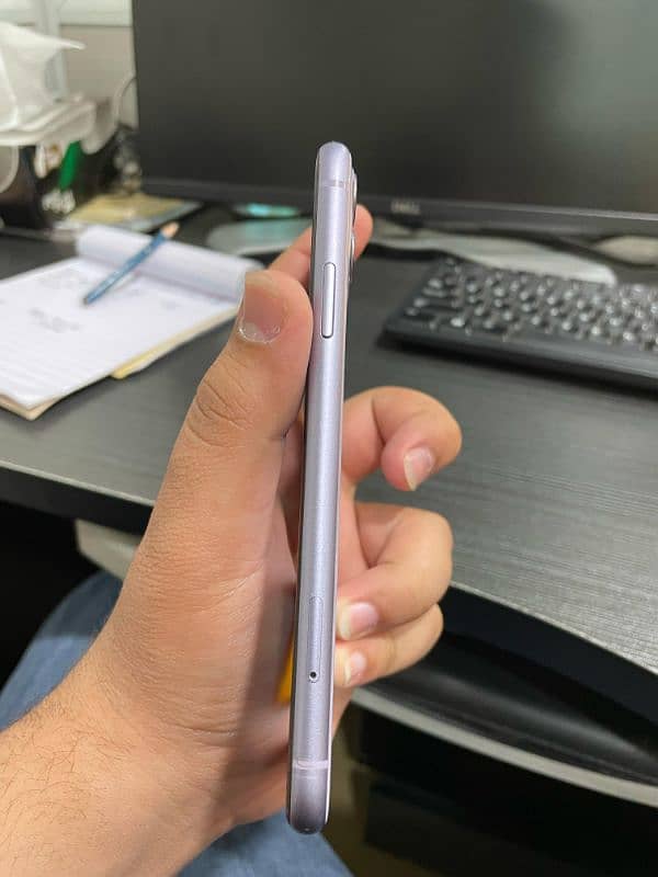 Iphone 11 128gb PTA Approved 3