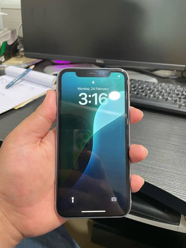 Iphone 11 128gb PTA Approved 4