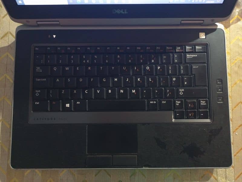 Dell laptop for sale 3th generation core-i5 8