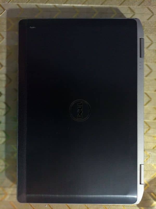 Dell laptop for sale 3th generation core-i5 11