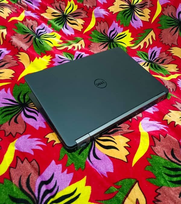 Dell Core i7-5th Gen 8GB RM NVIDIA GeForce 2GB Graphics Card SSD 128GB 15