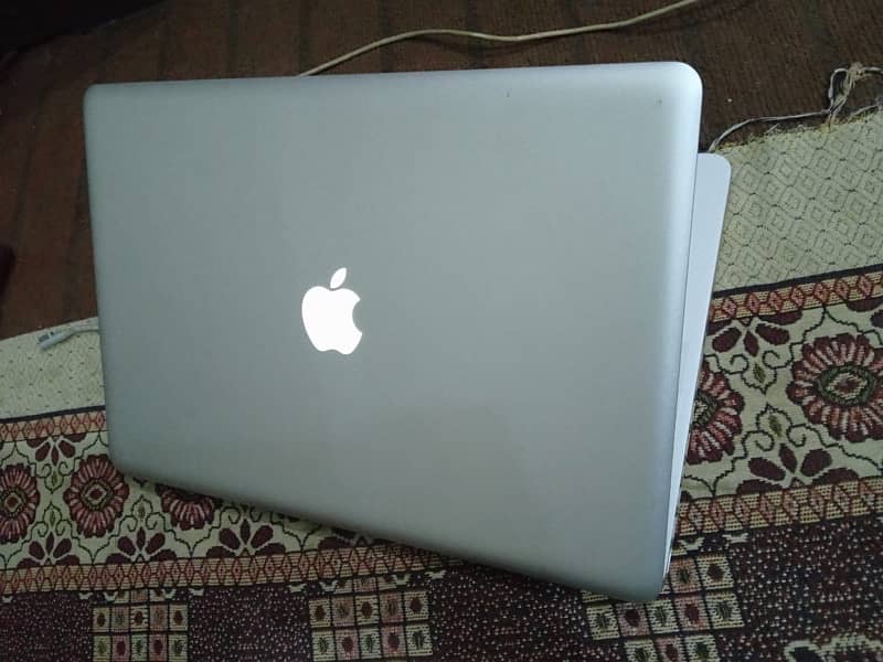 Macbook pro 0