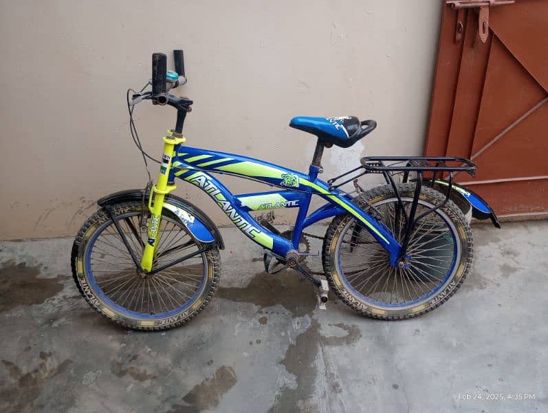 Atlantic cycle for kids and teenagers good condition with accessories 0