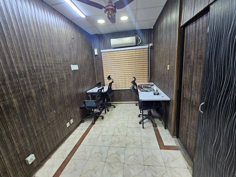 425 SqFt office in Gulberg 4