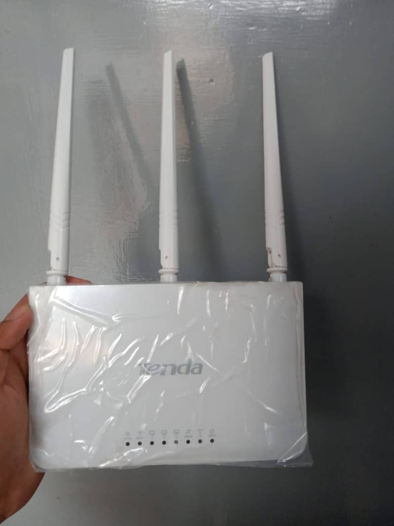 TENDA Wifi Router 0