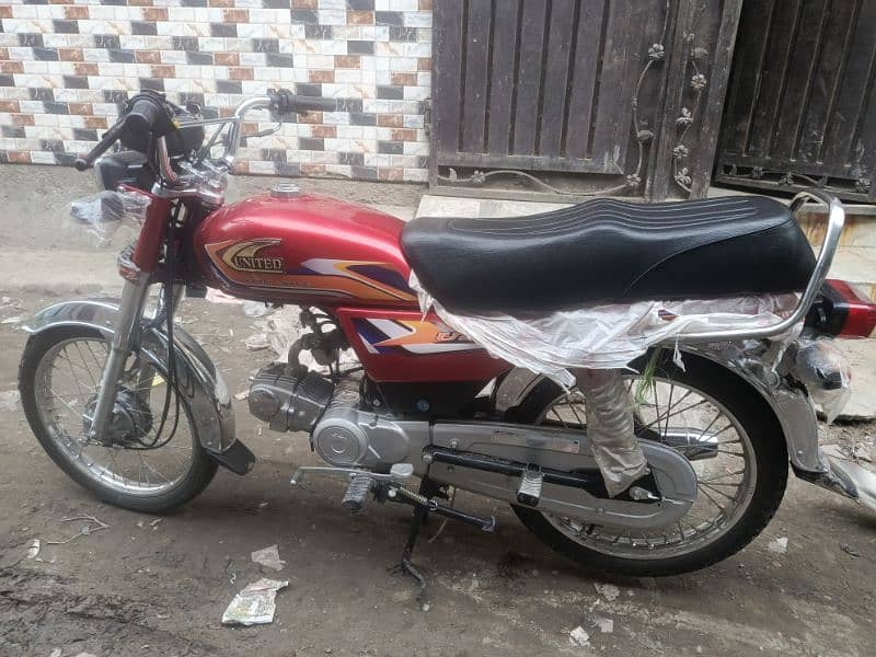 United 70cc 1