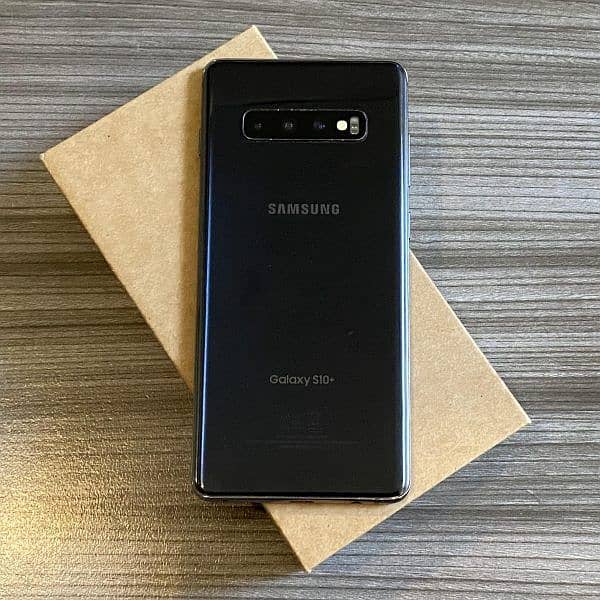 Samsung S10 plus with Genuine Charger 0