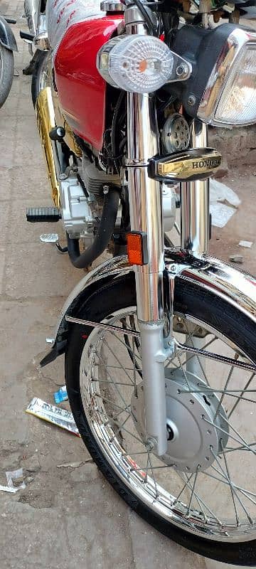 HONDA CG 125 special edition golden 8