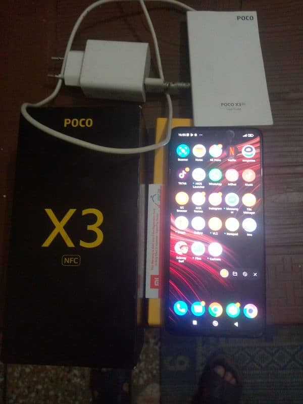 poco mubile 6GB ram 128 space front can 20 and 64 mega fix el camra 2