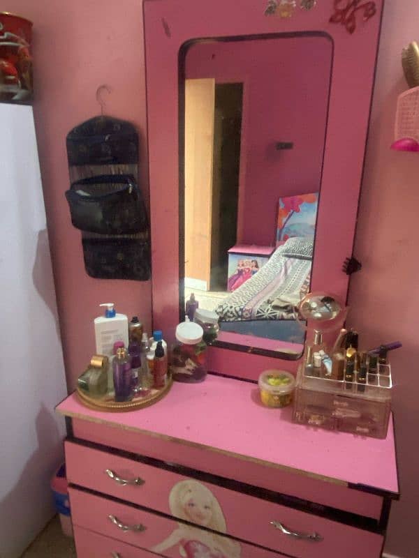 barbie king sized bed with dressing and side table 4