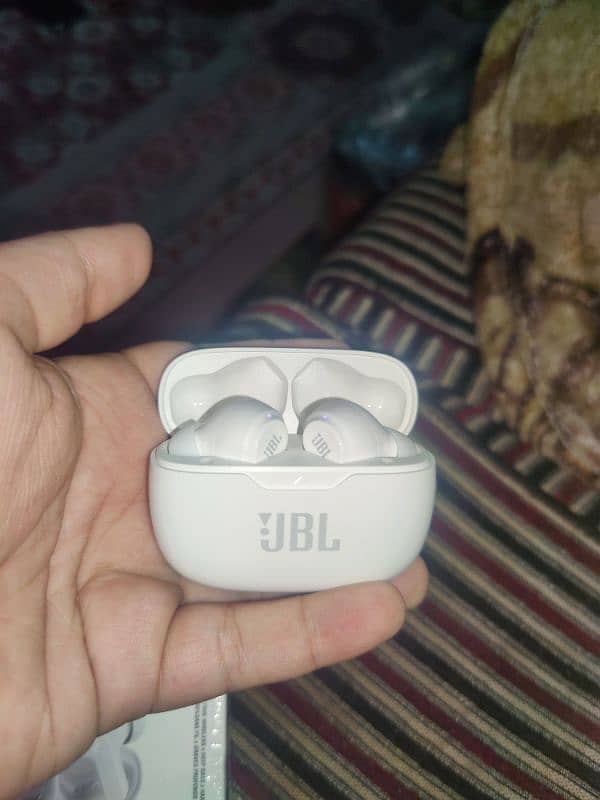 JBL WAVE 200 TWS True Wireless Earbuds | Best Quality Earbuds 1