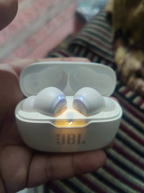 JBL WAVE 200 TWS True Wireless Earbuds | Best Quality Earbuds 2